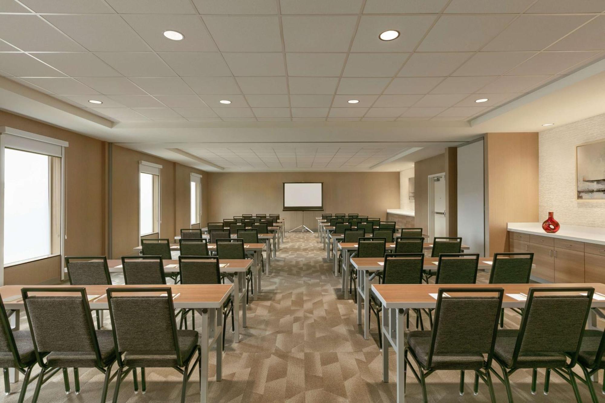 Home2 Suites By Hilton Chantilly Dulles Airport Екстериор снимка